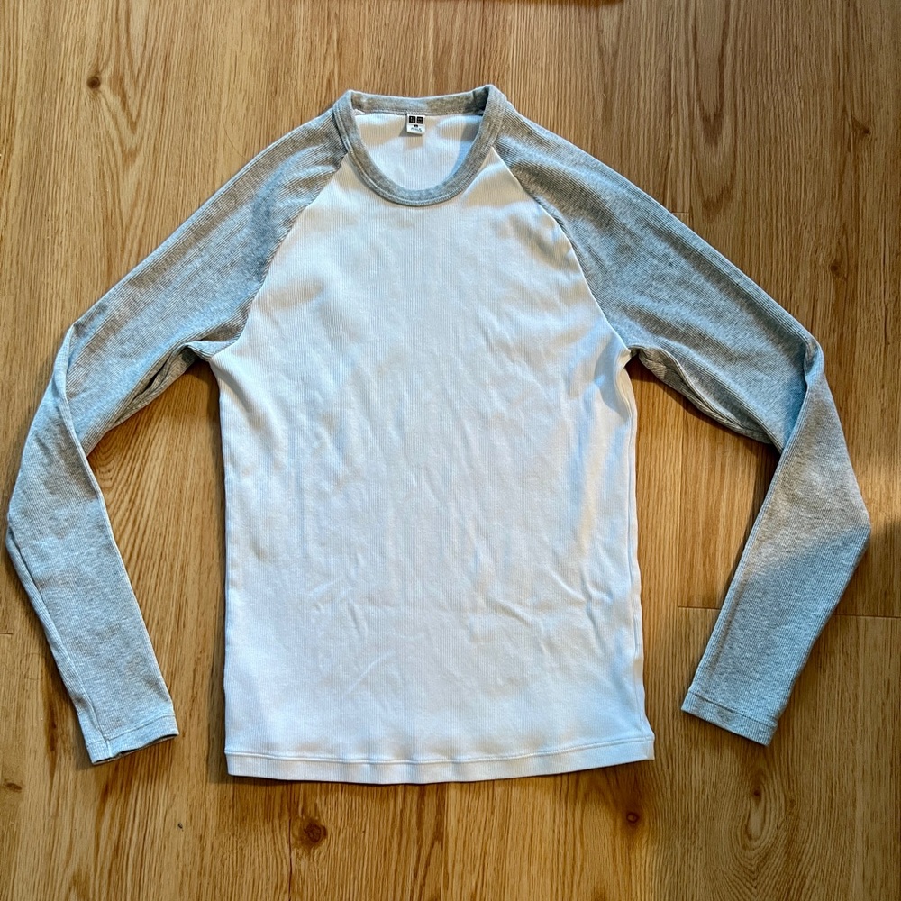 Uniqlo White and Gray Ribbed Top